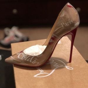 Christian Louboutin “ so Kate” pumps
